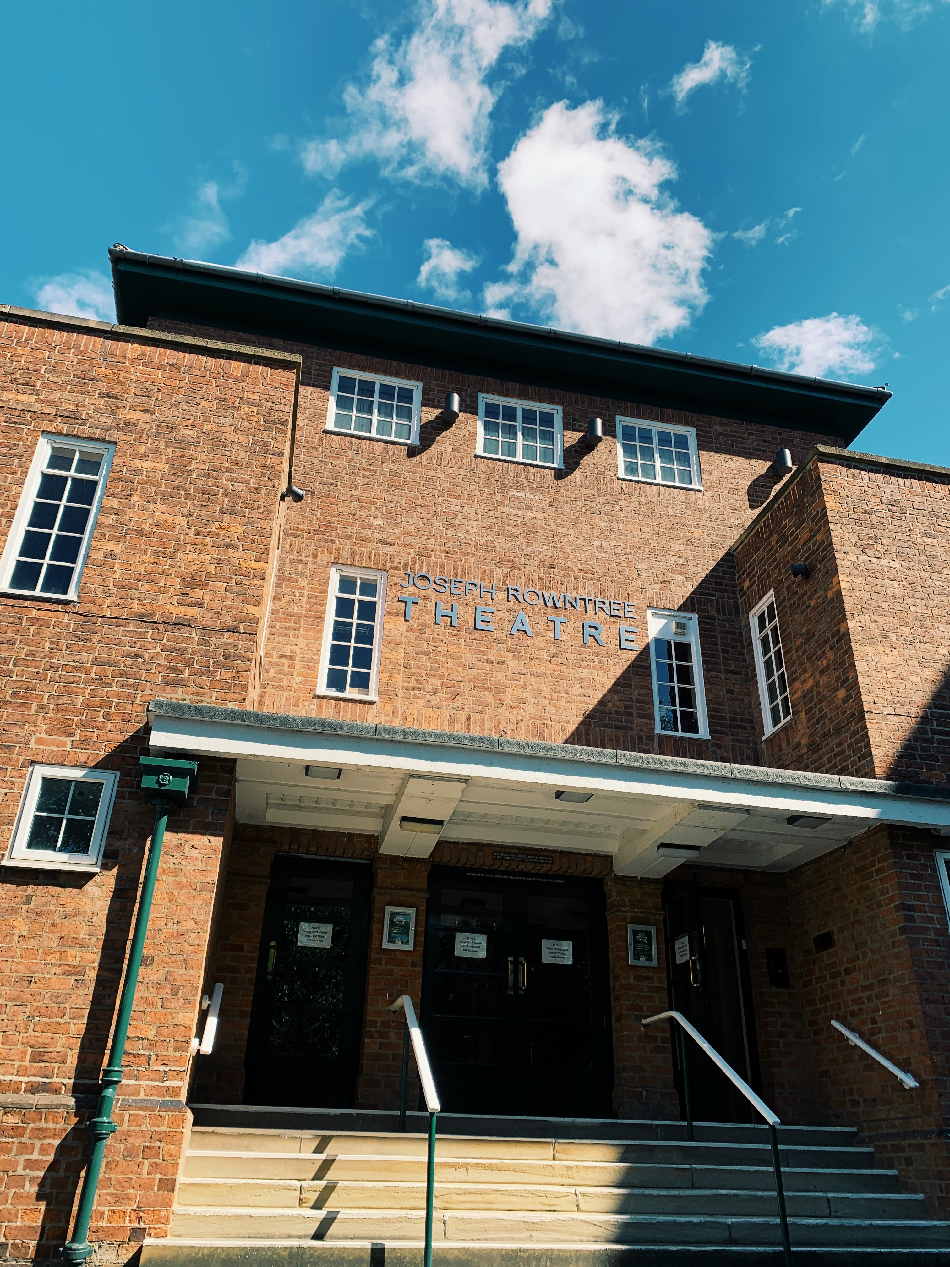 The theatre has a bar!